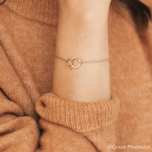 Glima Interlocking Circle Bracelet – Gold & Silver Karma Gift for Her