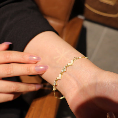 Glima Gold Hearts Bracelet – Dainty Chain with Minimalist Charm