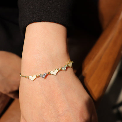 Glima Gold Hearts Bracelet – Dainty Chain with Minimalist Charm