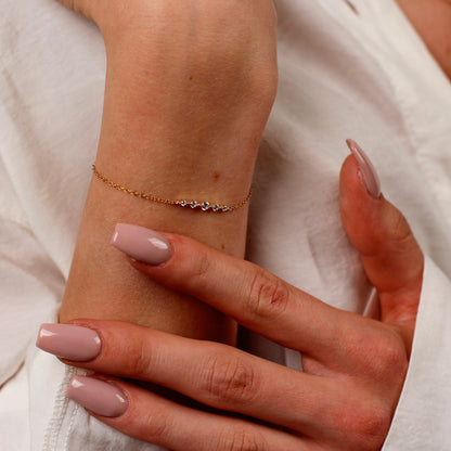 Glima Diamond Bar Bracelet – Dainty Gold Minimalist Crystal Design