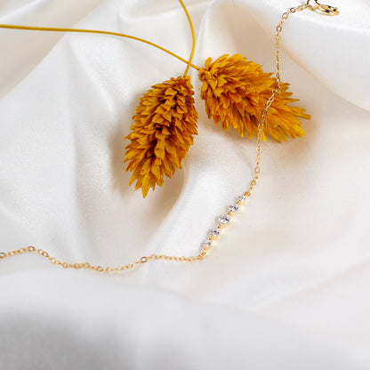 Glima Diamond Bar Bracelet – Dainty Gold Minimalist Crystal Design