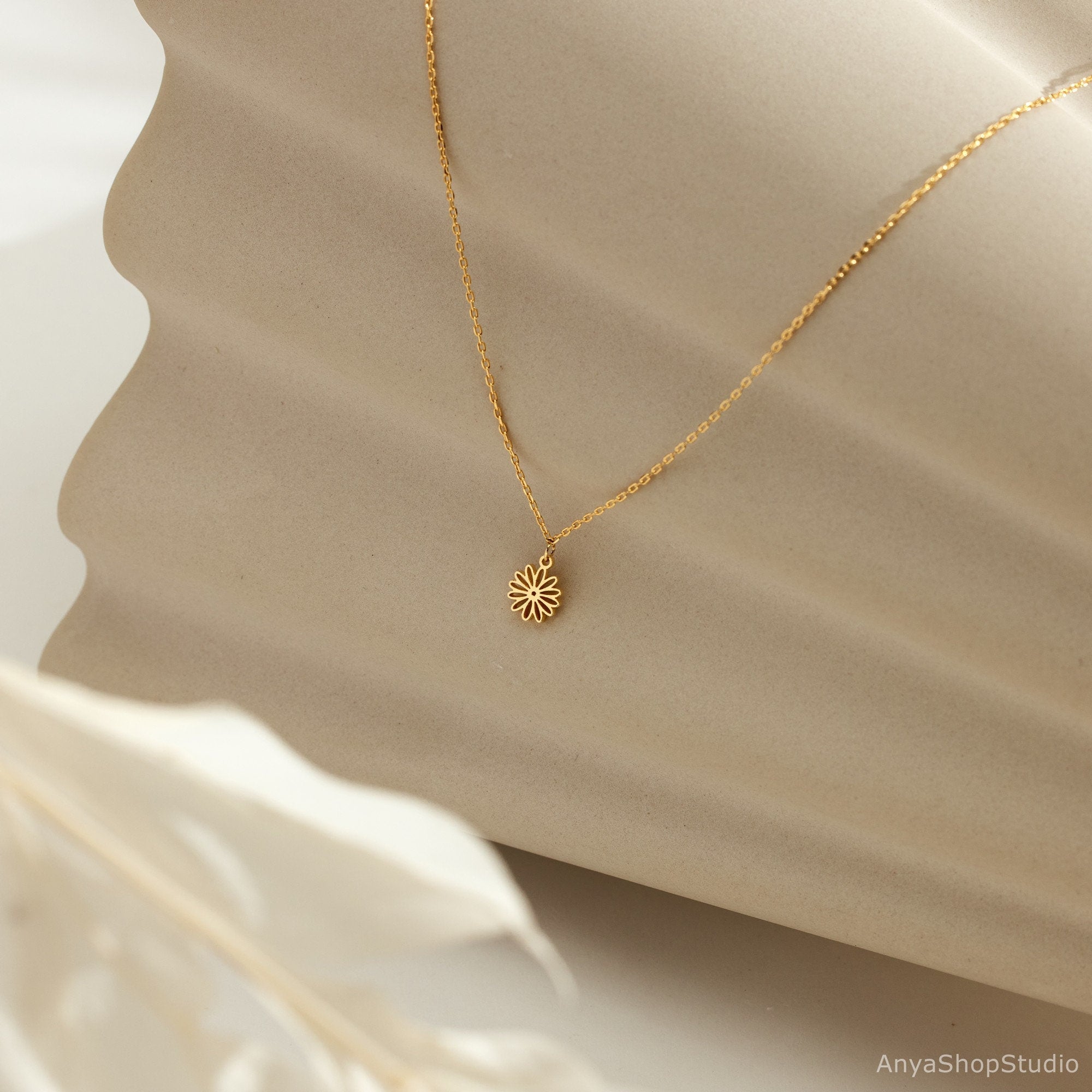 Glima Personalized Birth Flower Necklace – Dainty Drop Charm for Mom or Her