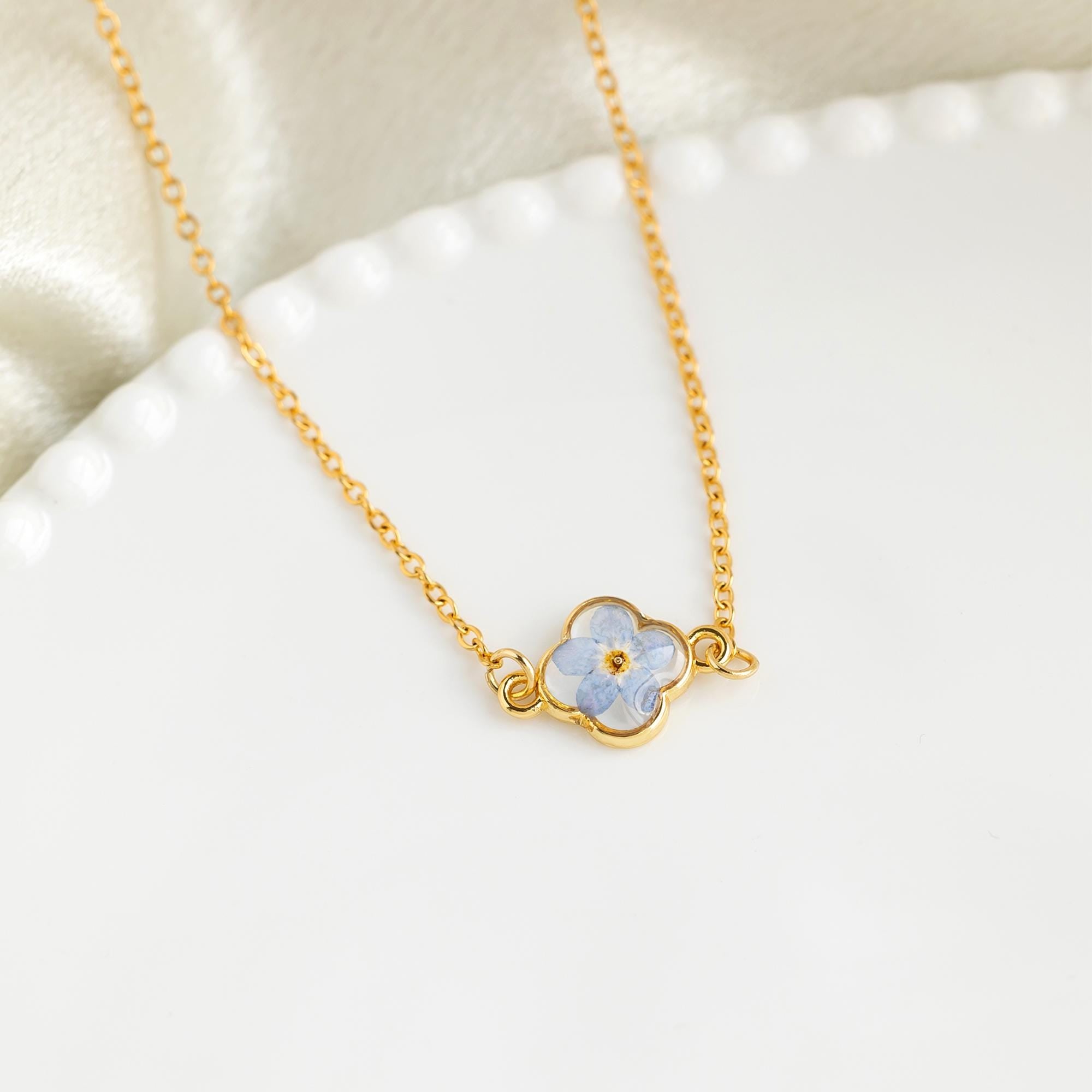 Glima Floral Resin Pendant – Bridesmaid Jewelry Gift