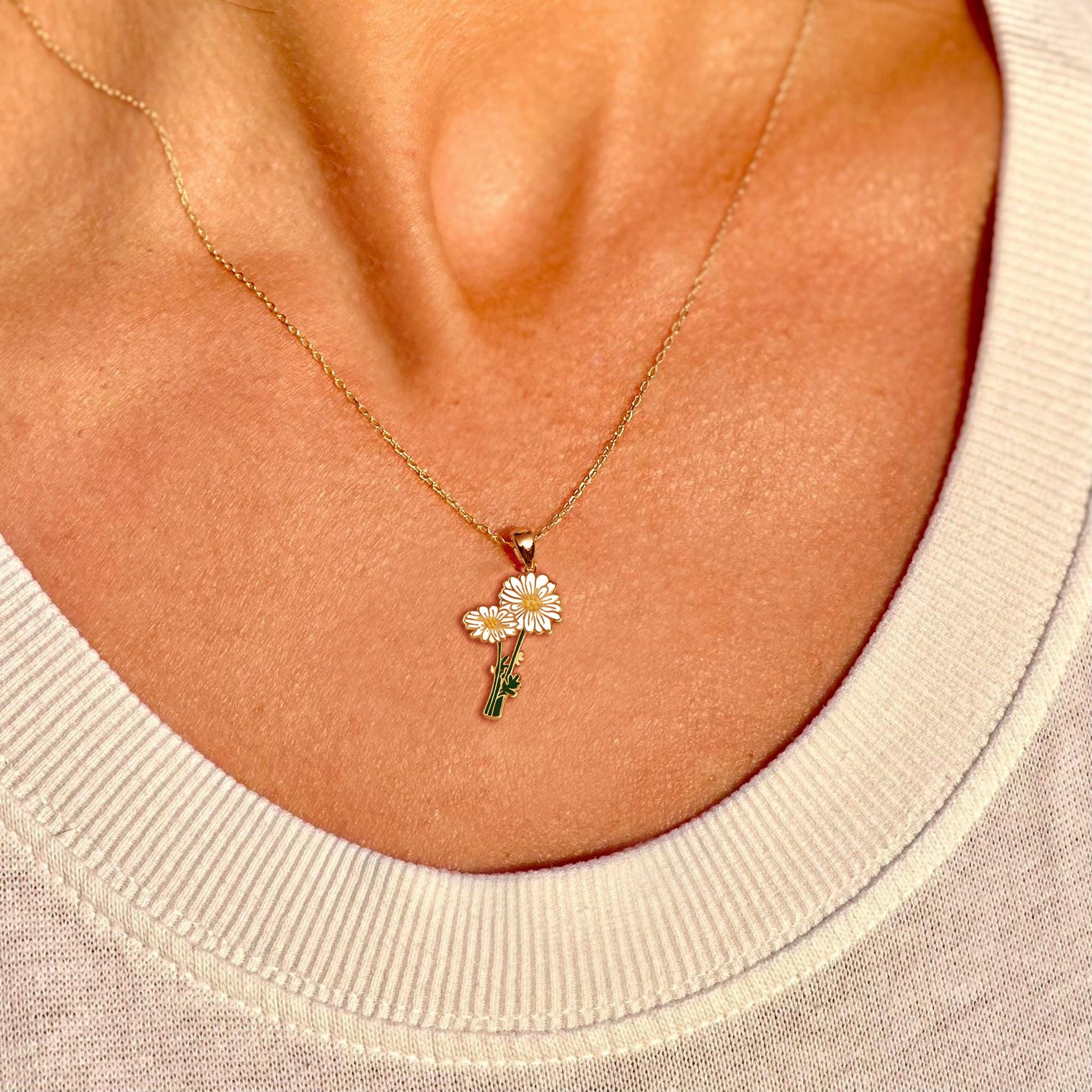 Glima Daisy Necklace – Dainty Gold Floral Pendant, April Birth Month Gift