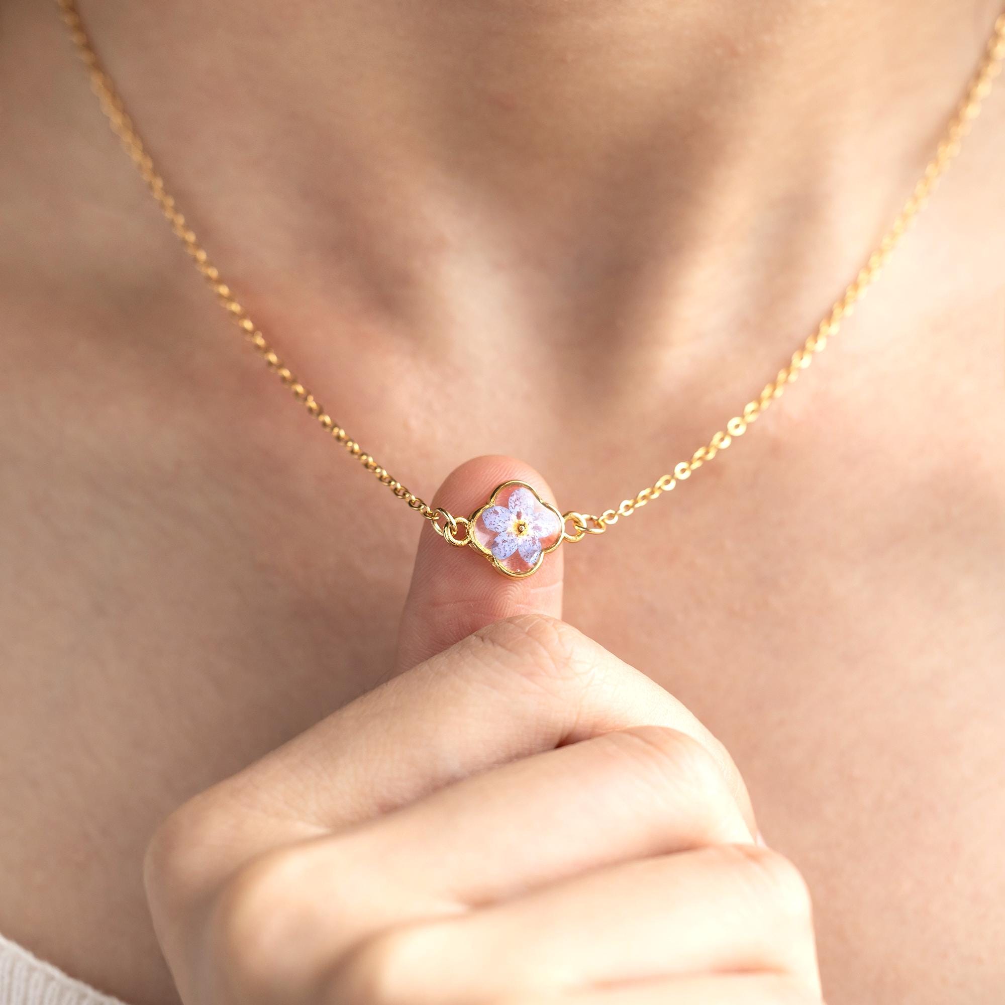 Glima Floral Resin Pendant – Bridesmaid Jewelry Gift