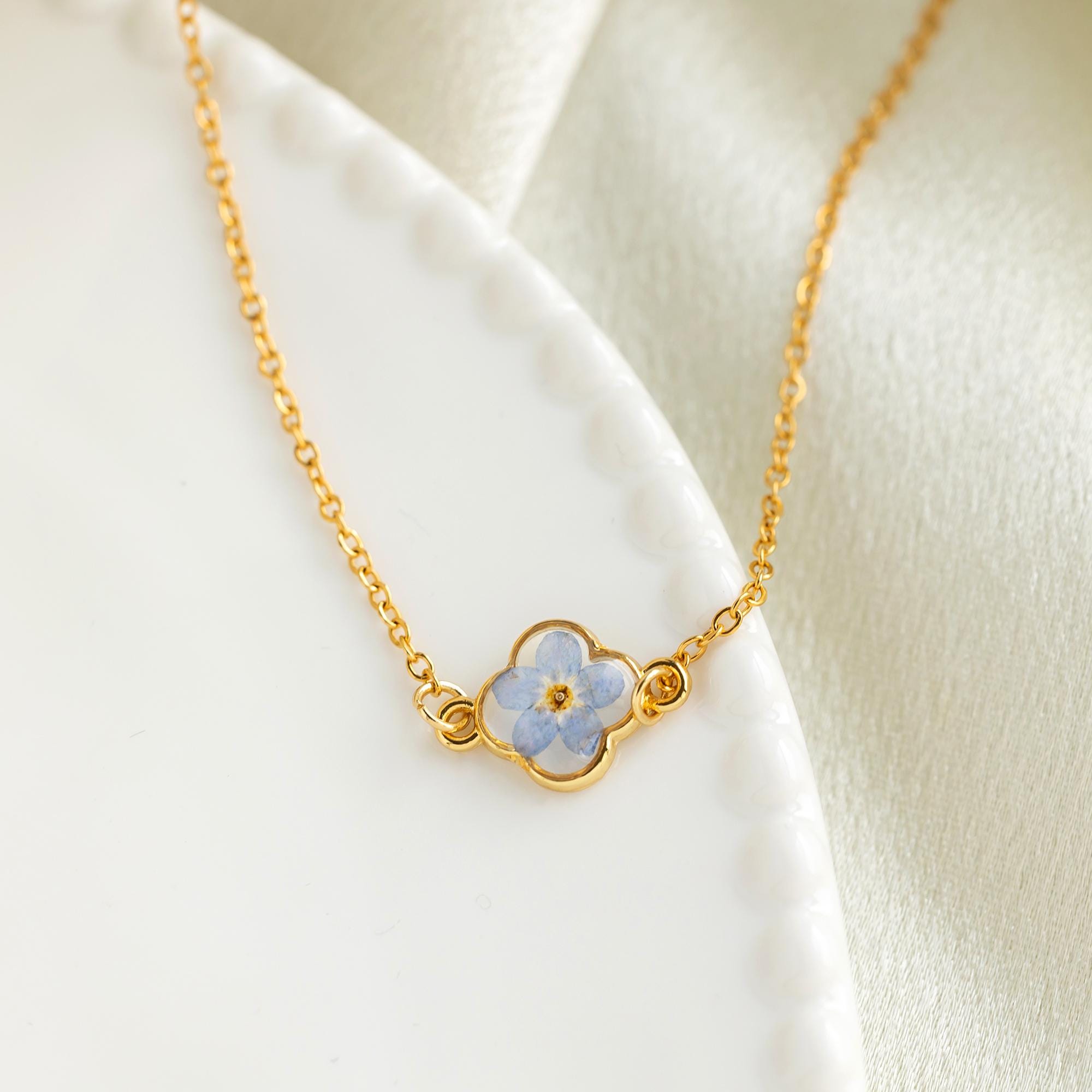 Glima Floral Resin Pendant – Bridesmaid Jewelry Gift