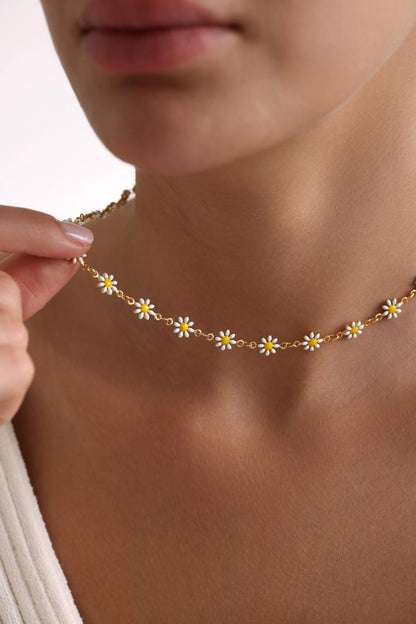 Glima Minimalist Daisy Choker Necklace – Gift for Her