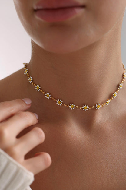 Glima Minimalist Daisy Choker Necklace – Gift for Her