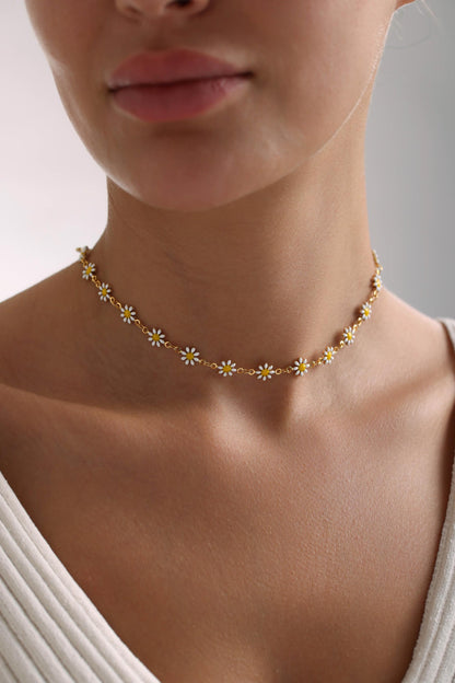 Glima Minimalist Daisy Choker Necklace – Gift for Her